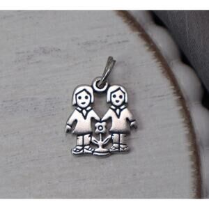 Retired James Avery 925 Holding Hand Charm 1.72G / 0.7in